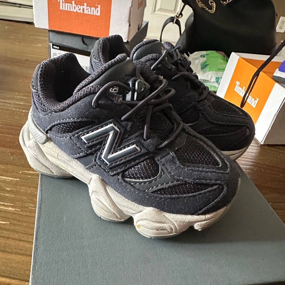 New Balance 9060
